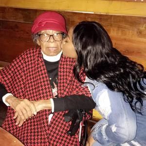 Meet your Posher, Doneisha